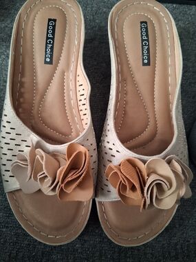 Good Chic Beige and Tan Floral Slide Mules
